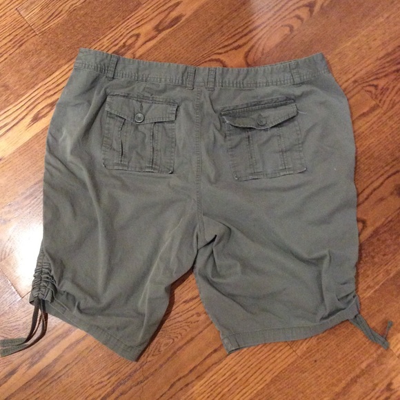 8 Shorts (Plus Size)!!! Only $5 each! If you want specific ones comment $6 each - Picture 13 of 16